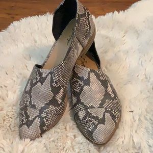 Snake skin flats